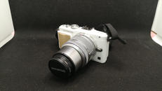 ミラーレス一眼カメラ|OLYMPUS