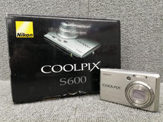 デジタルカメラ|NIKON