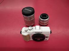 ミラーレス一眼|OLYMPUS