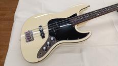 ベースギター・ジャズベースタイプ|FENDER JAPAN