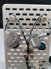 イヤホン|UNIQUE　MELODY