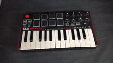 MIDIキーボード|AKAI