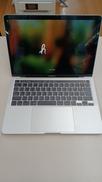 MACBOOK PRO|APPLE
