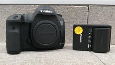 デジタル一眼レフ ボディ|CANON