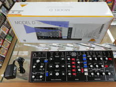 アナログシンセサイザー|BEHRINGER