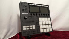 MIDIコントローラー|NATIVE INSTRUMENTS