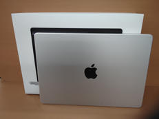 MACBOOK PRO|APPLE