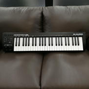 MIDIキーボード|M-AUDIO