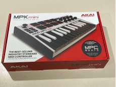 MIDIフィジカルコントローラー|AKAI