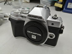 ミラーレス一眼|OLYMPUS