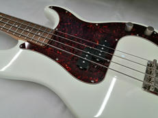 エレキベース|SQUIER