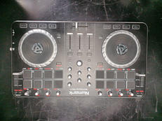 DJコントローラー|NUMARK