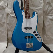 エレキベース|FENDER