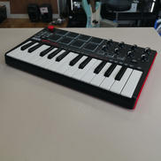 MIDIキーボード|AKAI