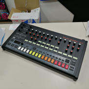 アナログドラムマシン|BEHRINGER