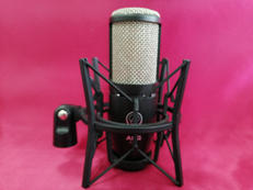 コンデンサーマイク|AKG