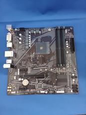 マザーボード|GIGABYTE