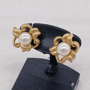 K18石付きピアス|K18石付きピアス