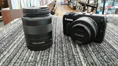 ミラーレス一眼　ダブルレンズキット|CANON