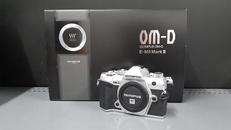 ミラーレス一眼レフカメラ|OLYMPUS