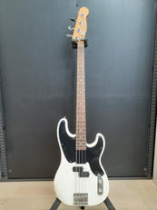 エレキベース|FENDER