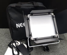 RGB LEDビデオライト|NEEWER