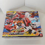 レッドサラマンダー+スーパーアンビュランス|TAKARA TOMY