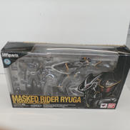 リュウガ＆ドラグブラッカー|BANDAI