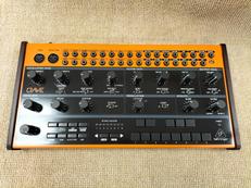 シンセサイザー|BEHRINGER
