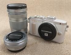 ミラーレス一眼|OLYMPUS