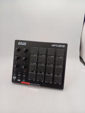 MIDIパッドコントローラー|AKAI