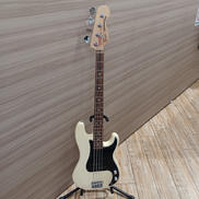 エレキベース|FENDER USA