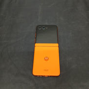 折り畳み式スマートフォン|MOTOROLA