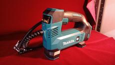 充電式空気入れ|MAKITA