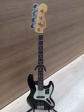 ジャズベースタイプ|FENDER