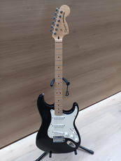 エレキギター ストラトキャスタータイプ|SQUIER