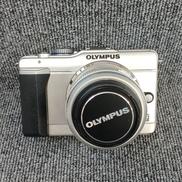 ミラーレス一眼|OLYMPUS