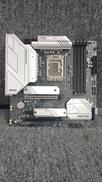 マザーボード|MSI
