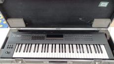 シンセサイザー|ROLAND