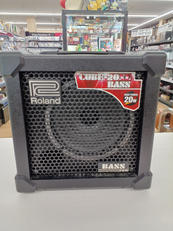 ベースアンプ|ROLAND