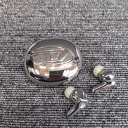 ワイヤレスイヤホン|DIESEL