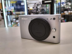 ミラーレス一眼|NIKON