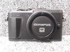 ミラーレス一眼|OLYMPUS