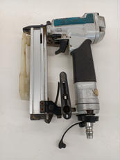 エアタッカ|MAKITA