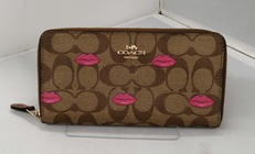 ラウンドファスナー長財布|COACH