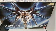 1/60 ストライクフリーダムガンダム ライトニングエディシ|BANDAI