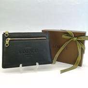 ロゴエンボスポーチ|LOEWE