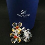花とテントウムシ|SWAROVSKI
