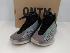 イージークォンタム　YZY QNTM|ADIDAS