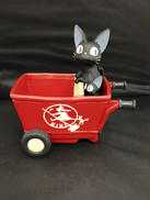 ジジの赤い手押し車|魔女の宅急便